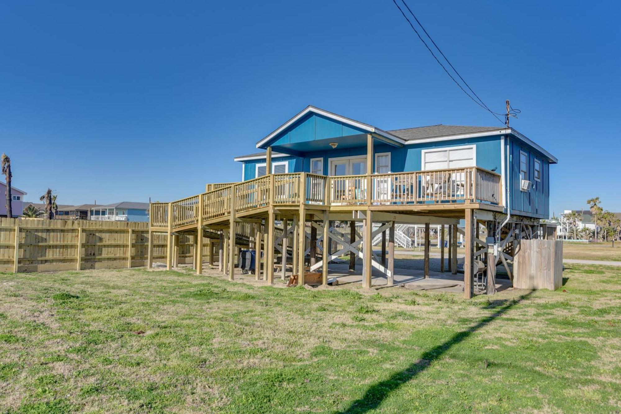 Second-Row Surfside Beach House Newly Renovated! Kültér fotó
